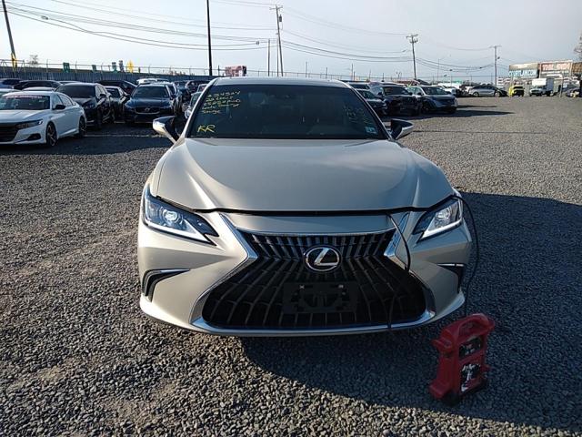 Photo 11 VIN: 58AD11D15NU008493 - LEXUS ES250 