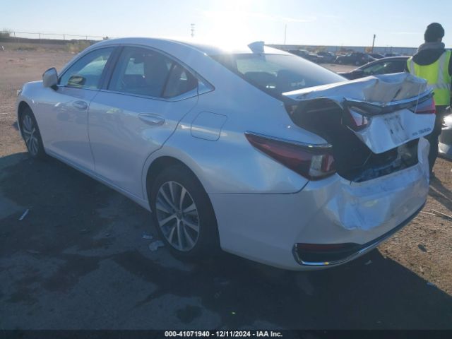 Photo 2 VIN: 58AD11D16MU001521 - LEXUS ES 