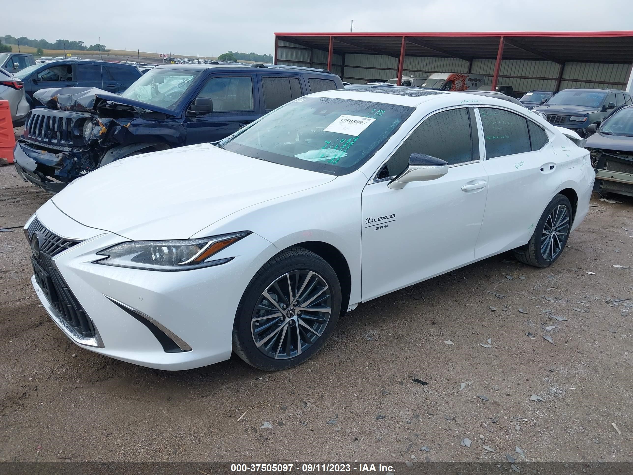 Photo 1 VIN: 58AD11D16NU009510 - LEXUS ES 