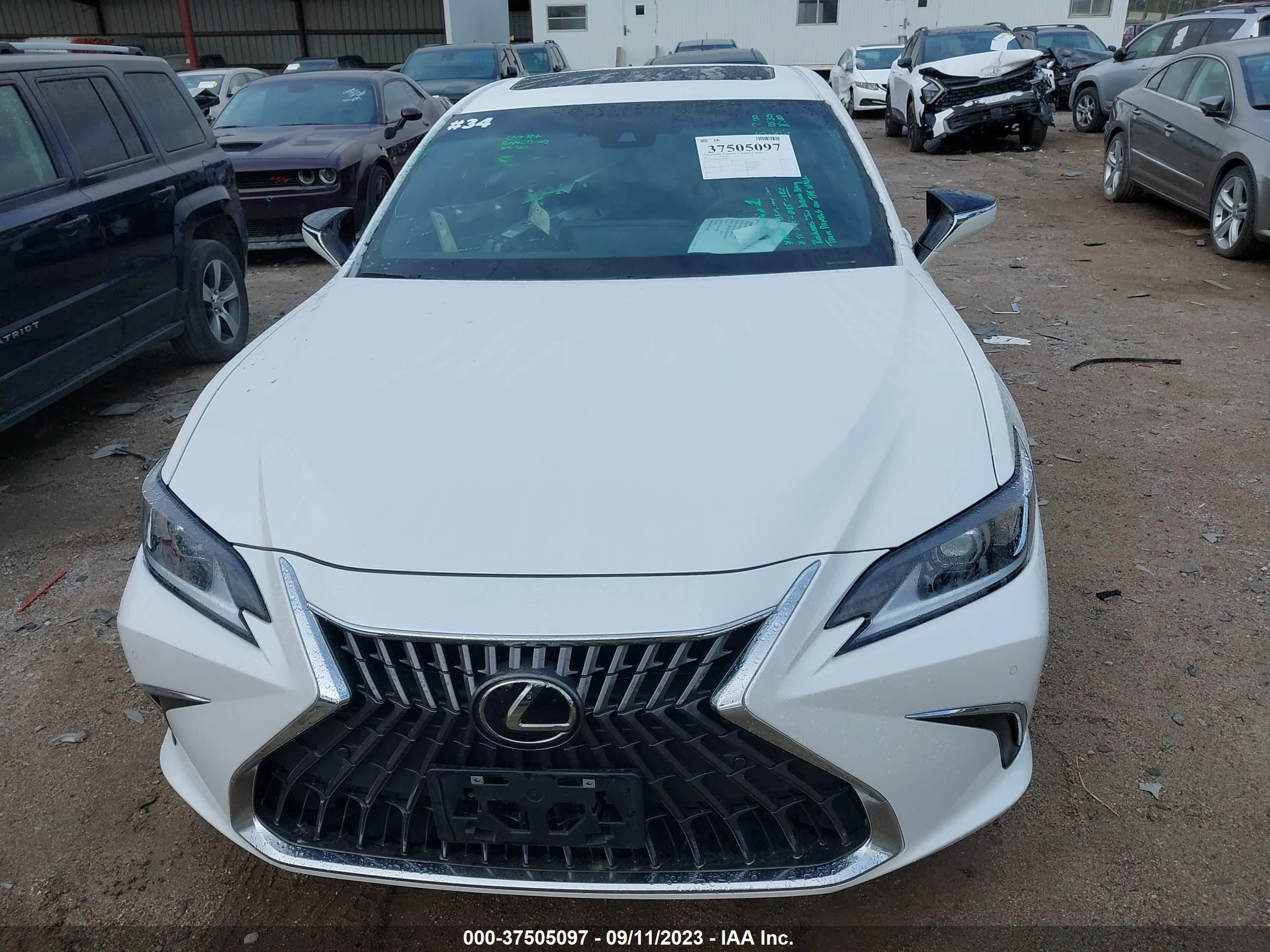 Photo 11 VIN: 58AD11D16NU009510 - LEXUS ES 