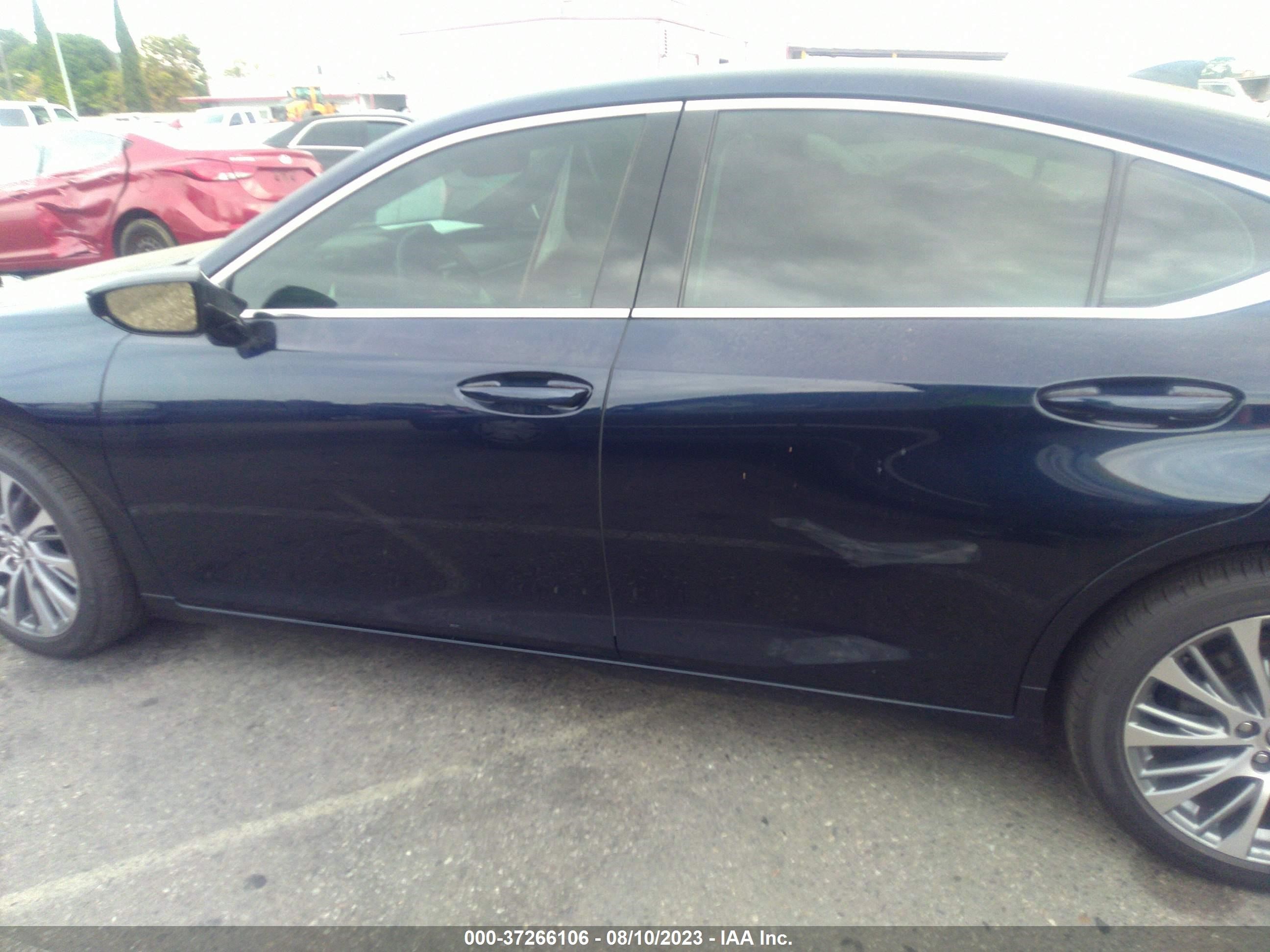 Photo 13 VIN: 58AD11D17MU006176 - LEXUS ES 