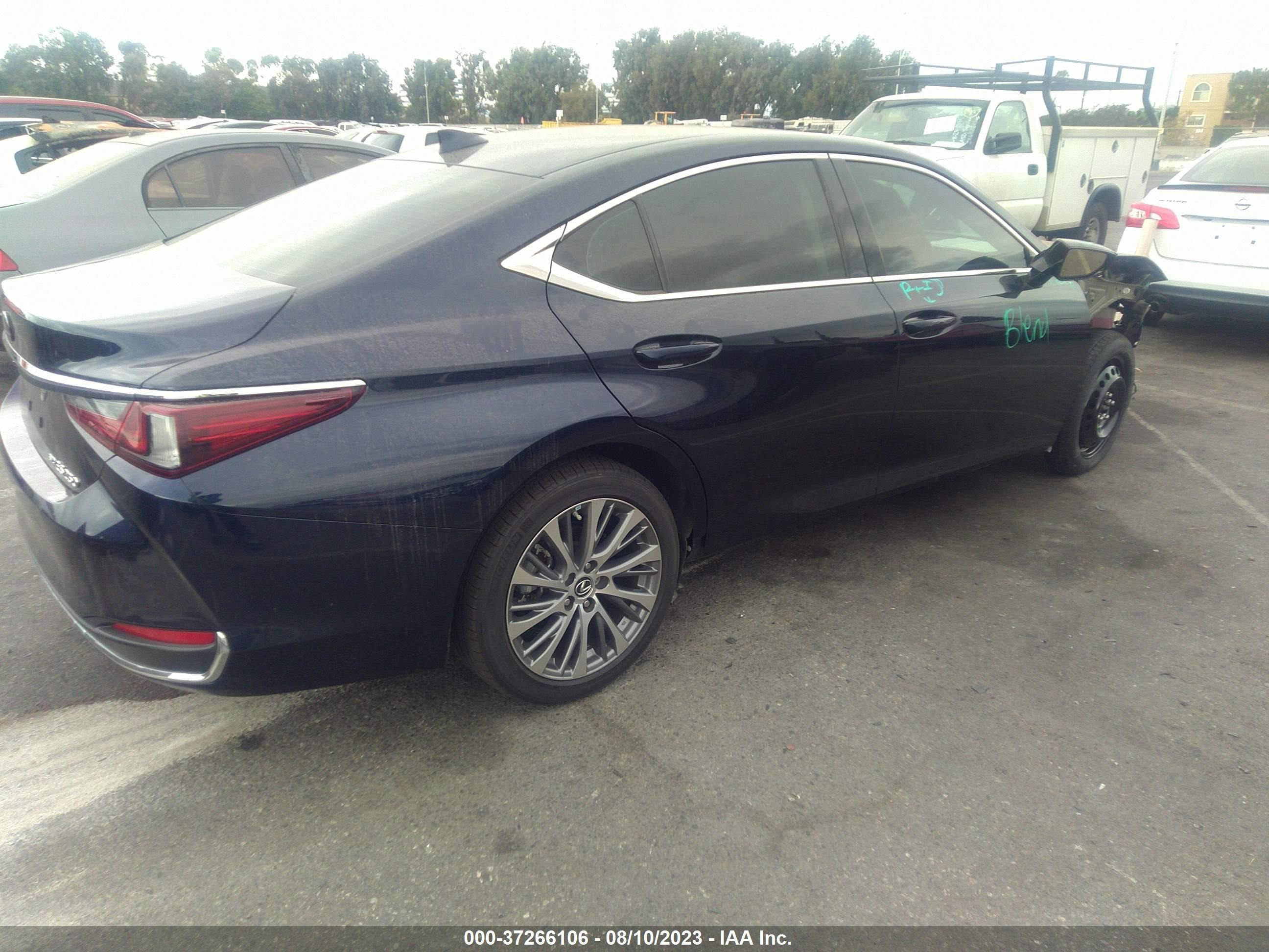 Photo 3 VIN: 58AD11D17MU006176 - LEXUS ES 