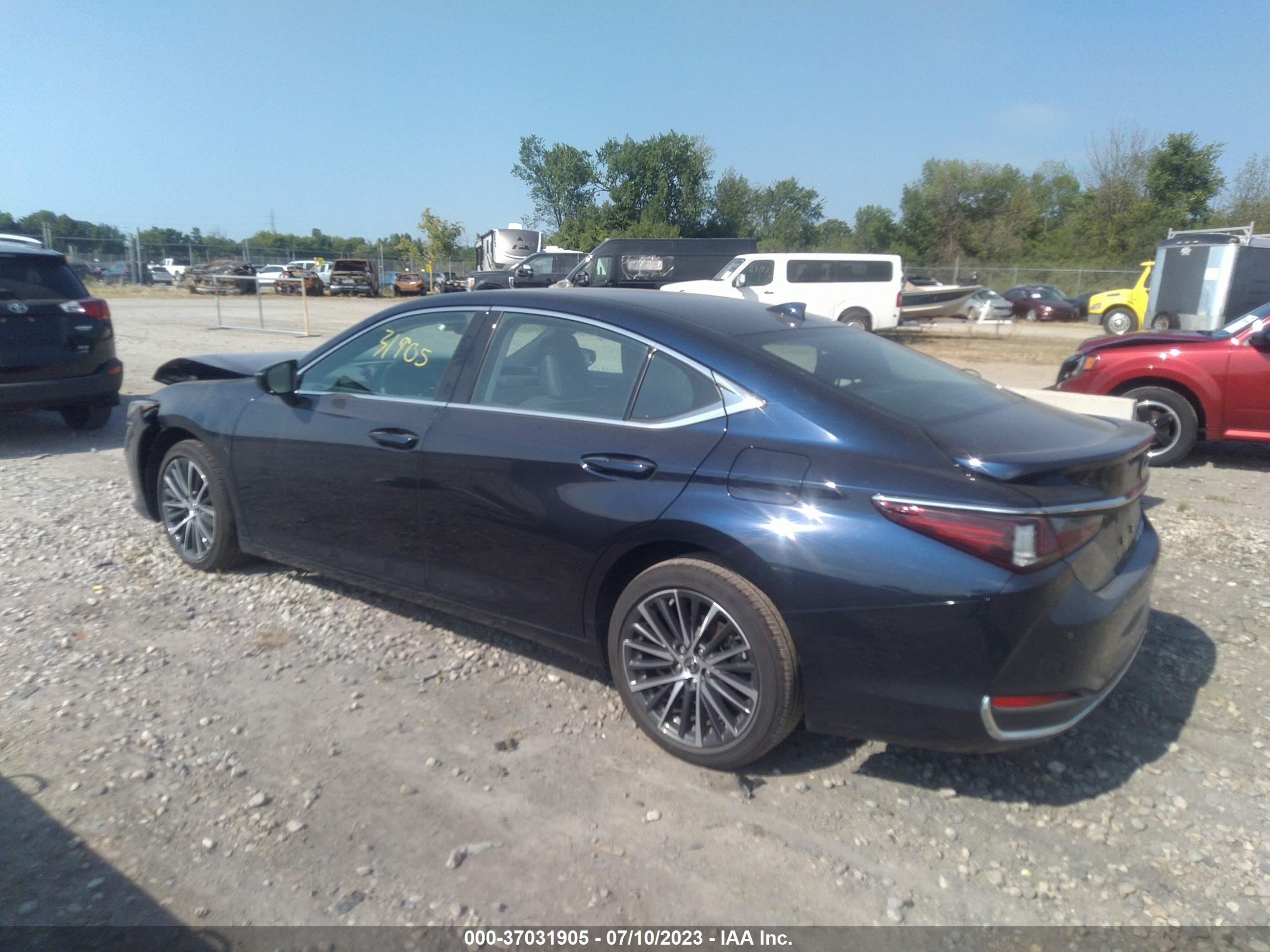 Photo 2 VIN: 58AD11D18NU008696 - LEXUS ES 250 