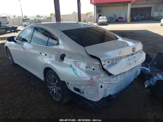 Photo 2 VIN: 58AD11D19MU002601 - LEXUS ES 