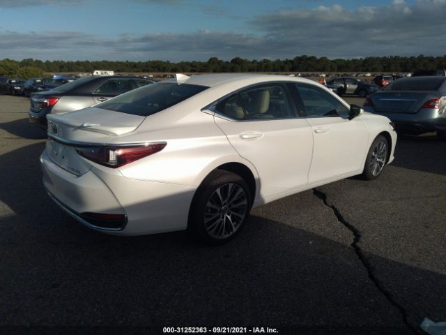 Photo 3 VIN: 58AD11D1XMU003384 - LEXUS ES 