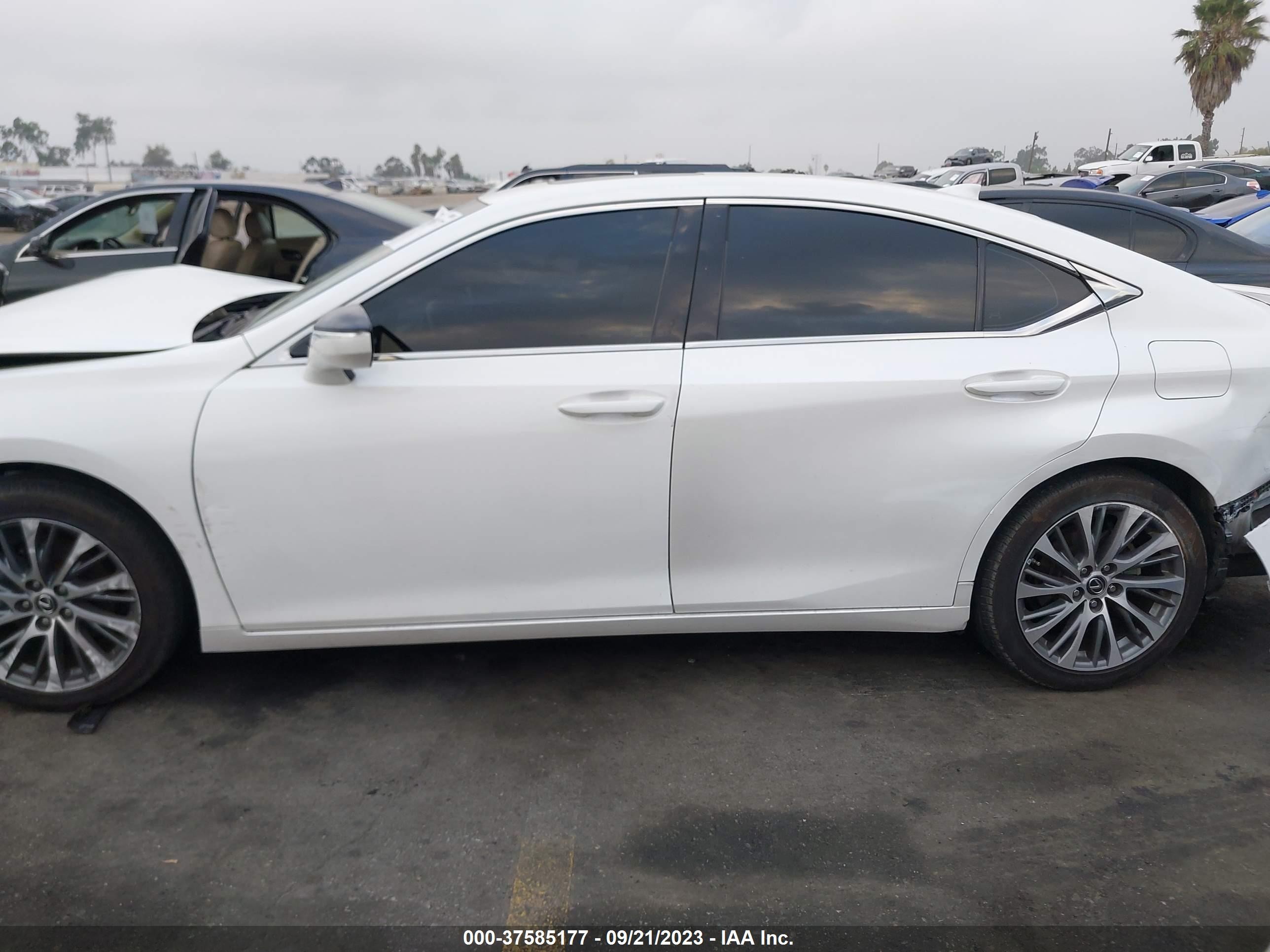 Photo 14 VIN: 58AD21B11LU011355 - LEXUS ES 