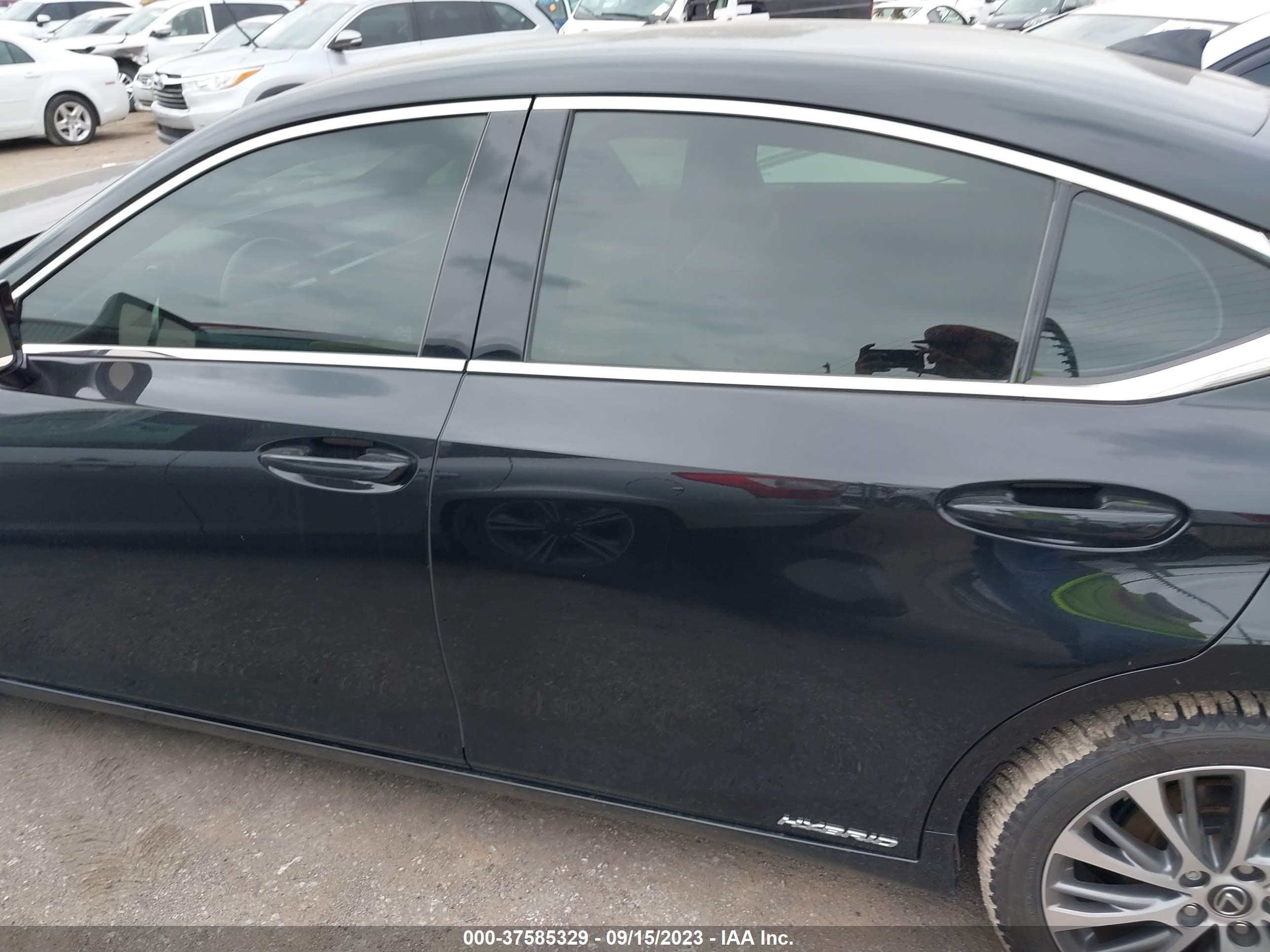 Photo 13 VIN: 58AD21B17LU011103 - LEXUS ES 