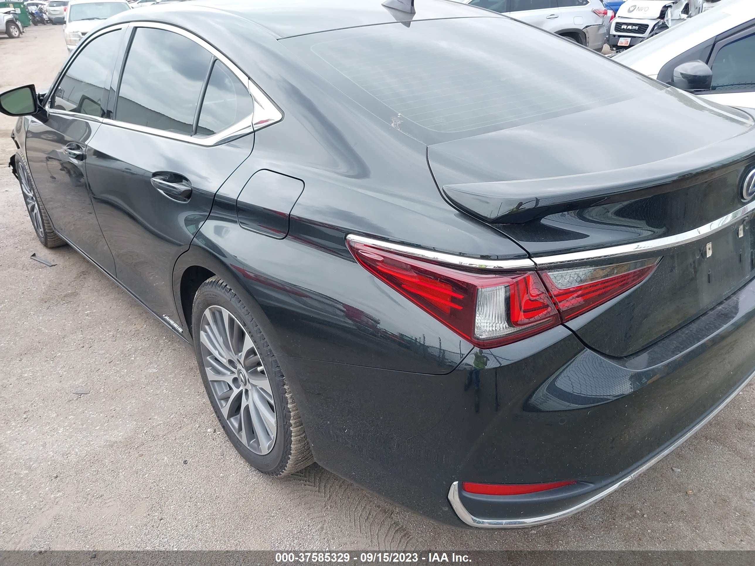 Photo 2 VIN: 58AD21B17LU011103 - LEXUS ES 