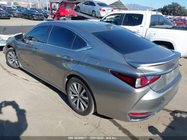 Photo 2 VIN: 58AD21B19LU004931 - LEXUS ES 300H 