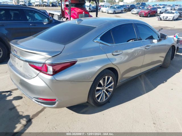 Photo 3 VIN: 58AD21B19LU004931 - LEXUS ES 300H 