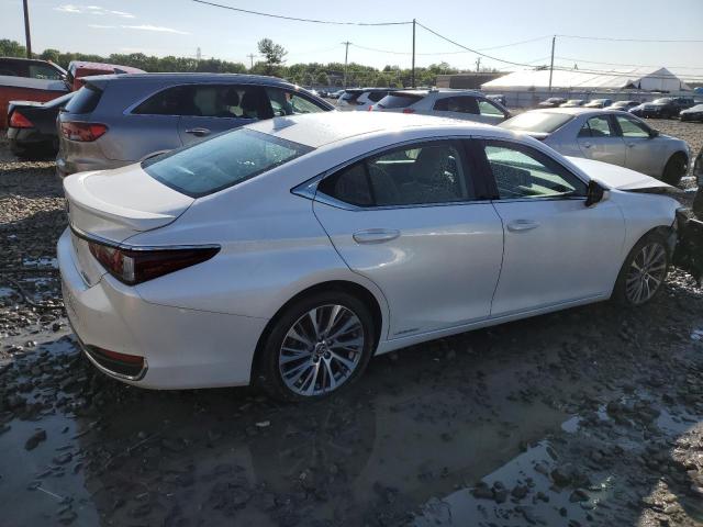 Photo 2 VIN: 58AD21B19LU008929 - LEXUS ES300 