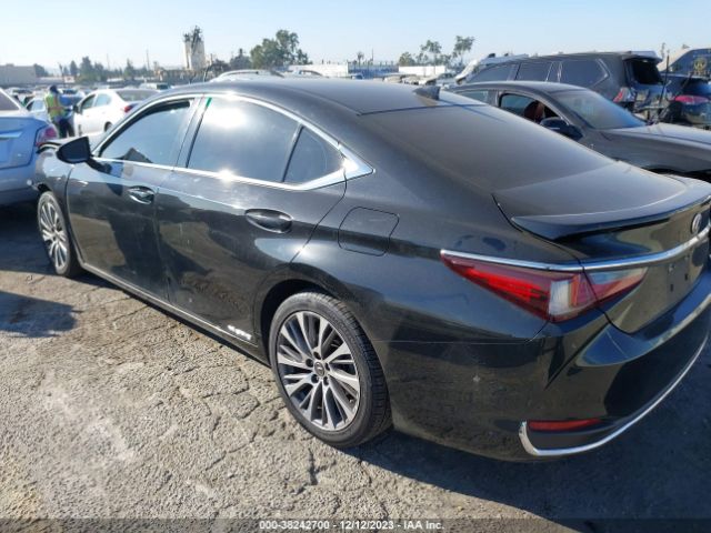 Photo 2 VIN: 58ADA1C10MU011947 - LEXUS ES 300H 