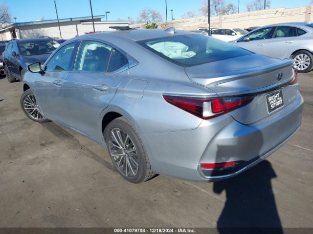 Photo 2 VIN: 58ADA1C10PU033581 - LEXUS ES 