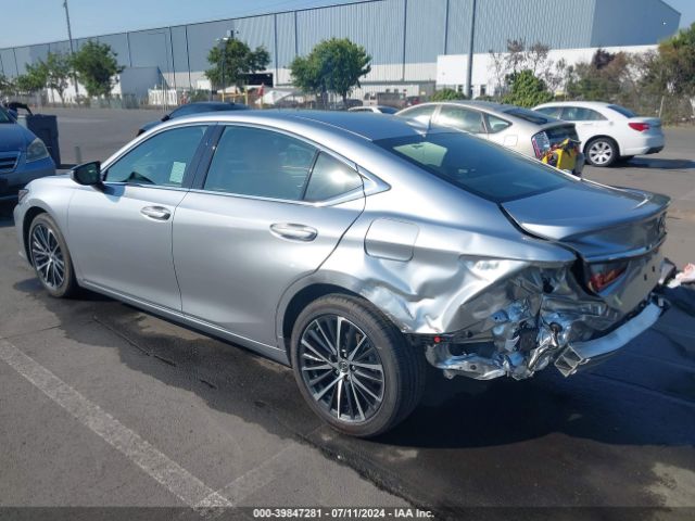 Photo 2 VIN: 58ADA1C10RU038976 - LEXUS ES 300H 