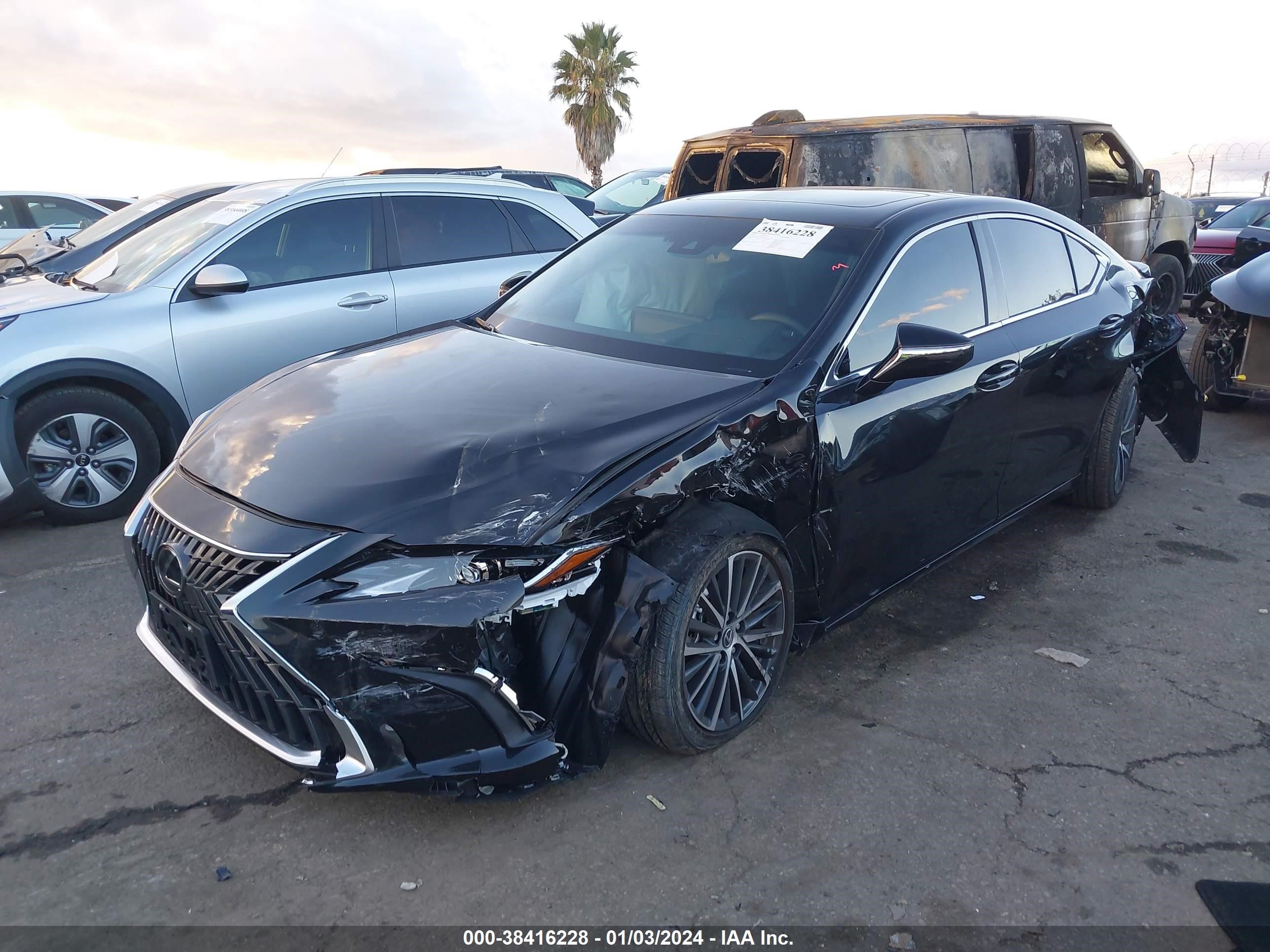 Photo 1 VIN: 58ADA1C10RU042283 - LEXUS ES 