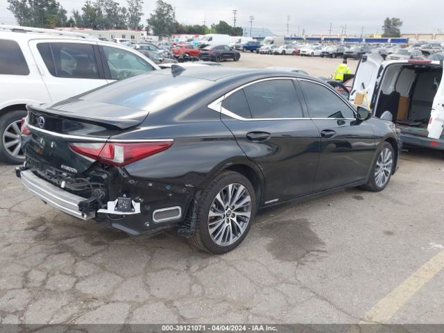 Photo 3 VIN: 58ADA1C11MU012797 - LEXUS ES 300H 