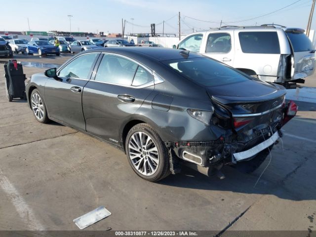 Photo 2 VIN: 58ADA1C12MU006748 - LEXUS ES 300H 