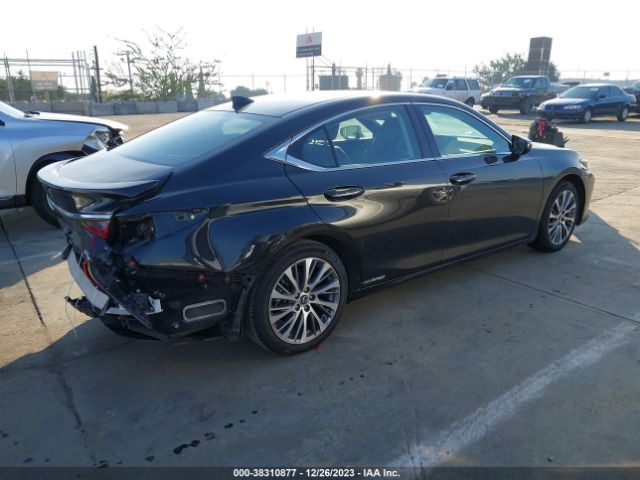 Photo 3 VIN: 58ADA1C12MU006748 - LEXUS ES 300H 