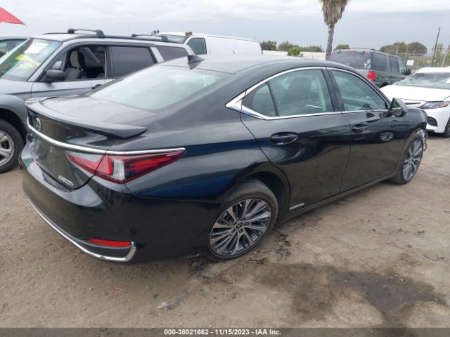 Photo 3 VIN: 58ADA1C12MU010329 - LEXUS ES 