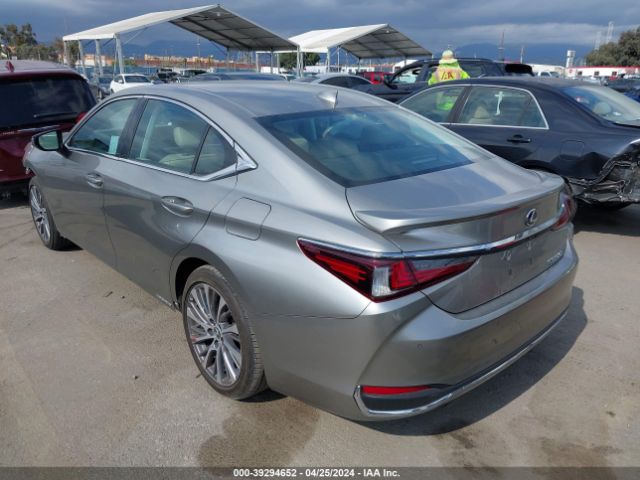 Photo 2 VIN: 58ADA1C12MU010475 - LEXUS ES 300H 