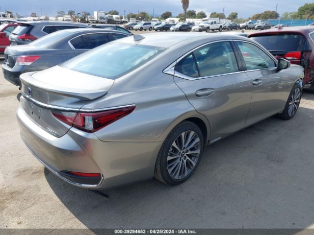 Photo 3 VIN: 58ADA1C12MU010475 - LEXUS ES 300H 