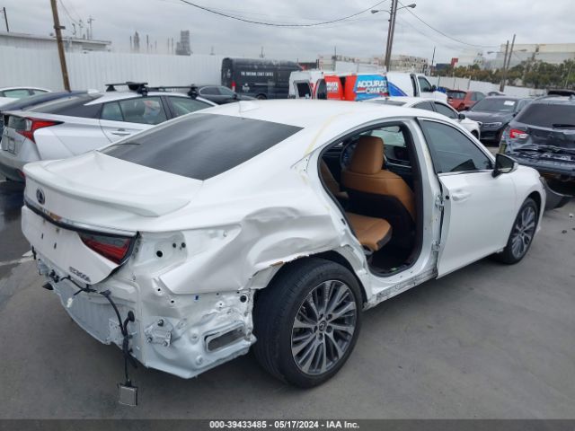 Photo 3 VIN: 58ADA1C12MU012257 - LEXUS ES 300H 