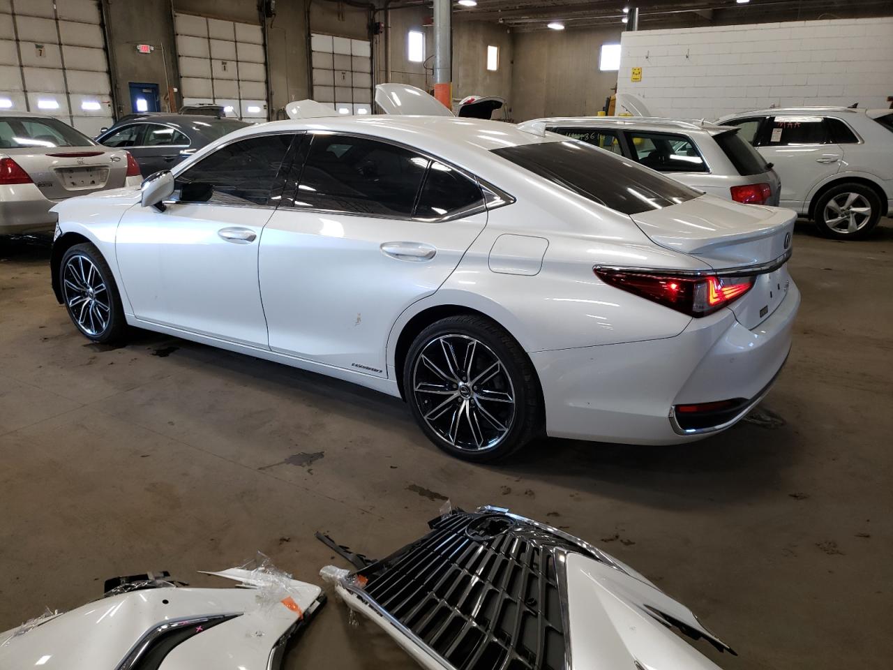 Photo 1 VIN: 58ADA1C14NU026047 - LEXUS ES 