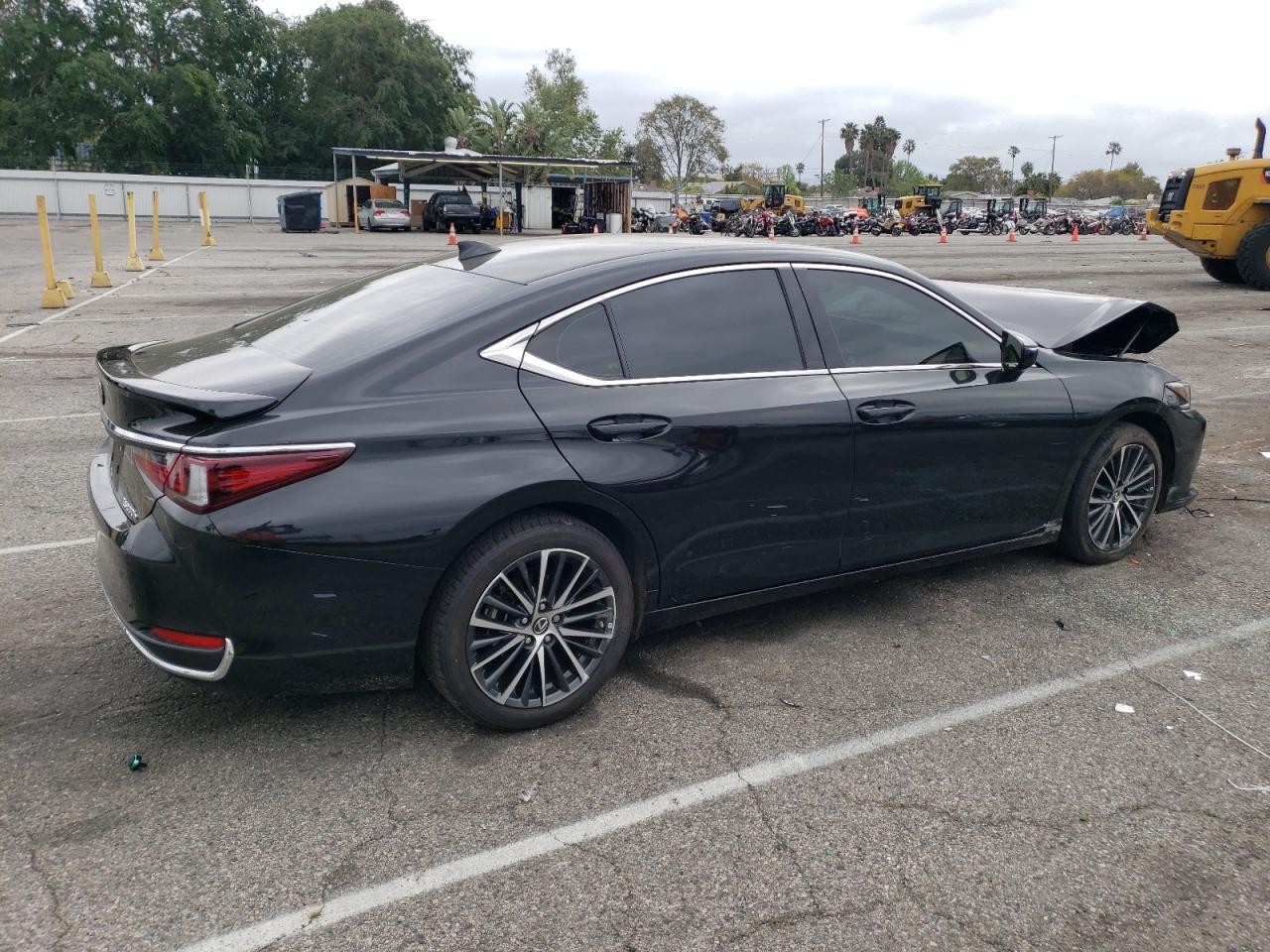 Photo 2 VIN: 58ADA1C14PU032191 - LEXUS ES 