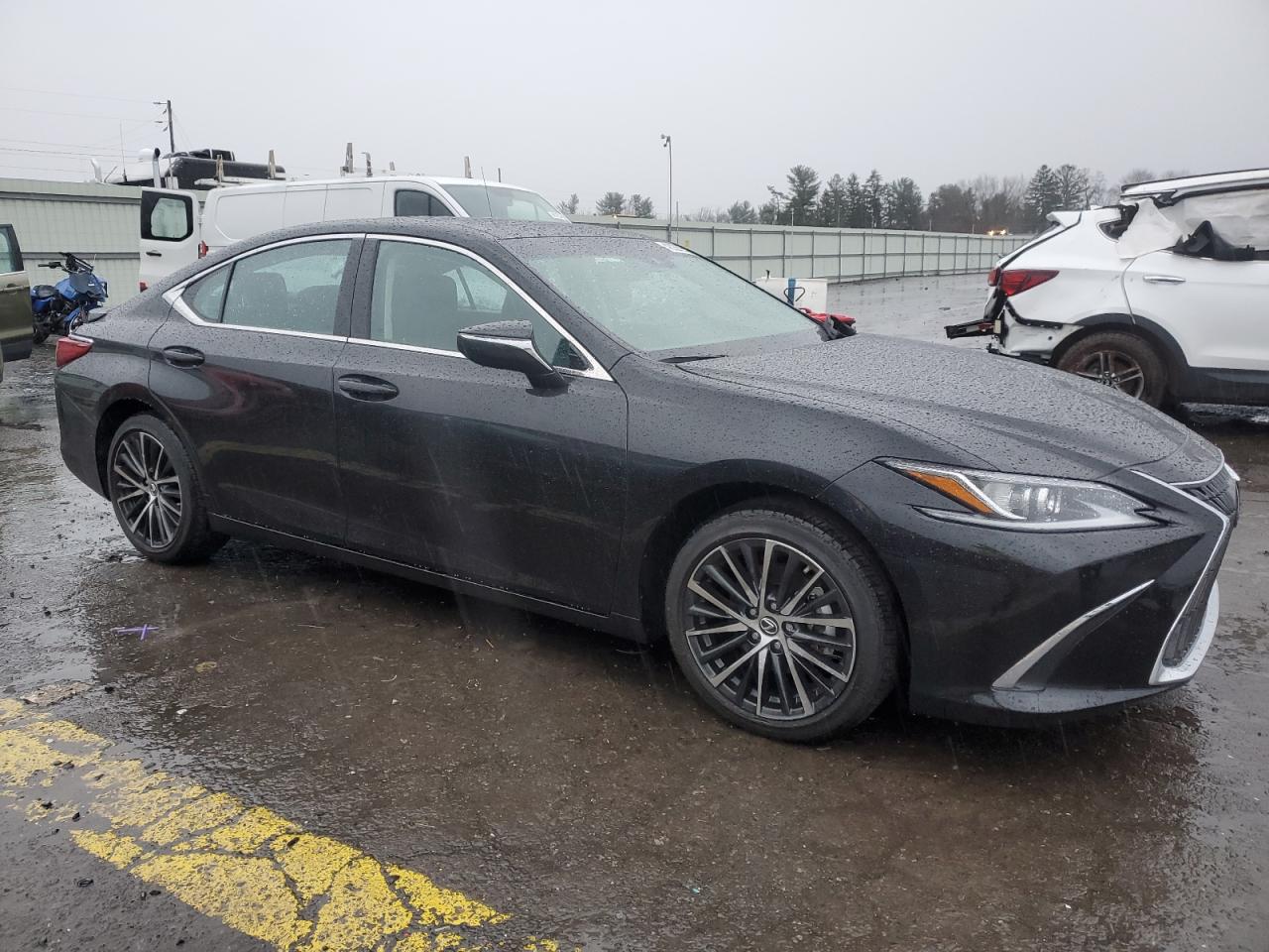 Photo 3 VIN: 58ADA1C14RU043520 - LEXUS ES 