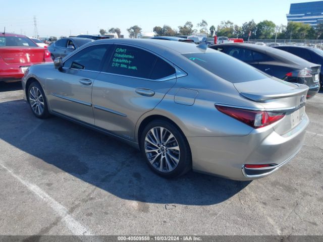 Photo 2 VIN: 58ADA1C15MU010566 - LEXUS ES 