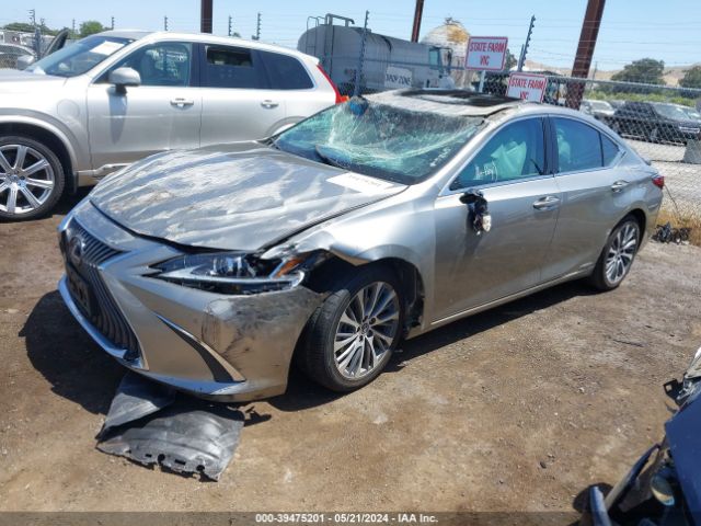 Photo 1 VIN: 58ADA1C15MU011328 - LEXUS ES 300H 