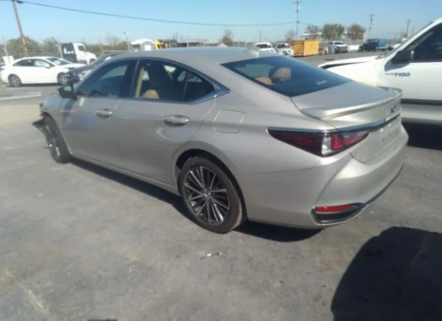 Photo 2 VIN: 58ADA1C15NU015686 - LEXUS ES 