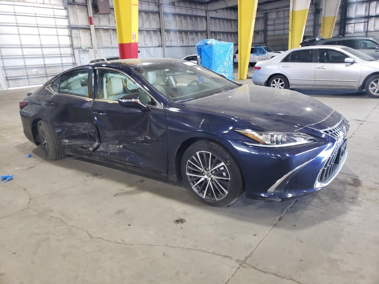 Photo 3 VIN: 58ADA1C16PU027557 - LEXUS ES 