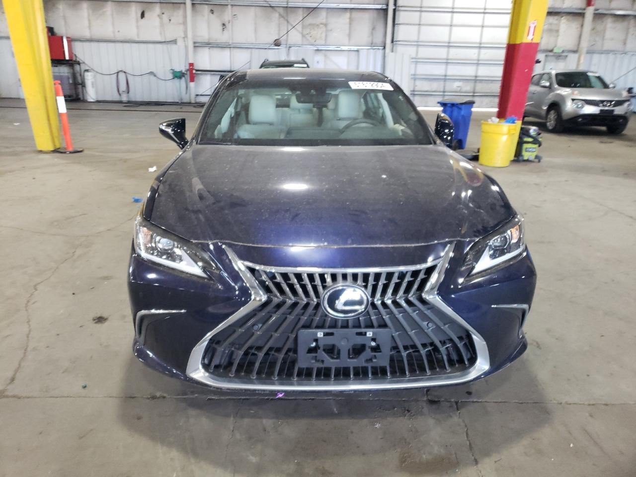 Photo 4 VIN: 58ADA1C16PU027557 - LEXUS ES 