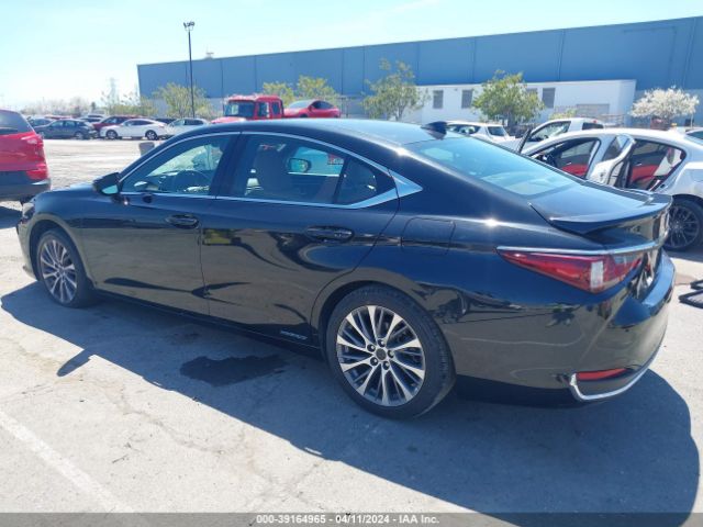 Photo 2 VIN: 58ADA1C17MU010827 - LEXUS ES 300H 