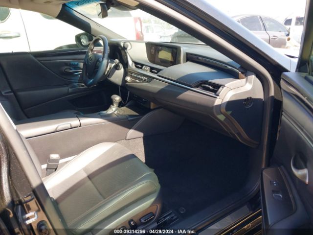 Photo 4 VIN: 58ADA1C17MU013095 - LEXUS ES 300H 