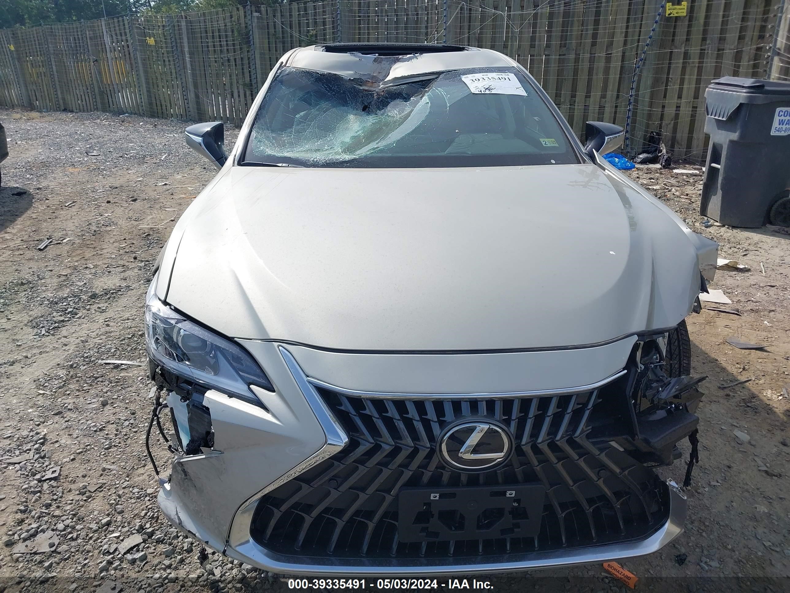 Photo 11 VIN: 58ADA1C18RU046629 - LEXUS ES 