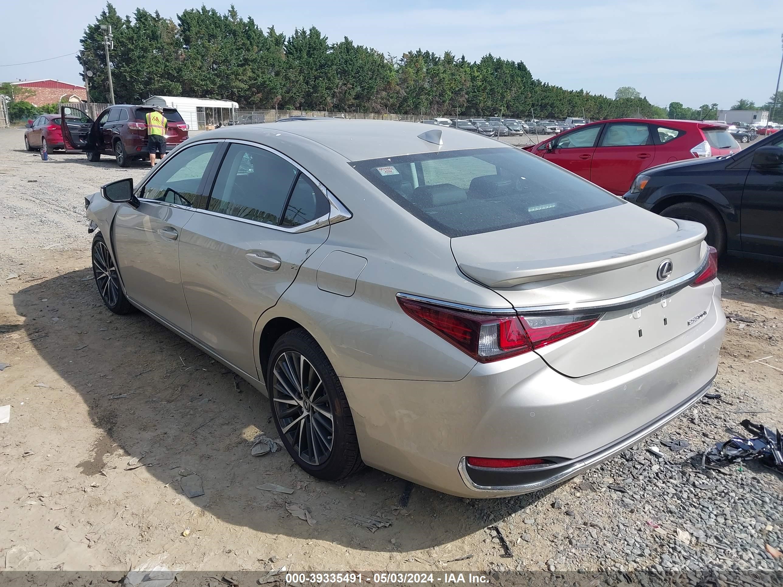 Photo 2 VIN: 58ADA1C18RU046629 - LEXUS ES 