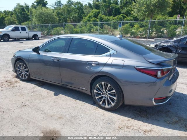 Photo 2 VIN: 58ADA1C19MU004804 - LEXUS ES 300H 