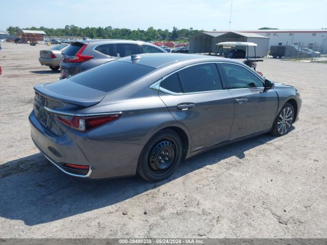 Photo 3 VIN: 58ADA1C19MU004804 - LEXUS ES 300H 