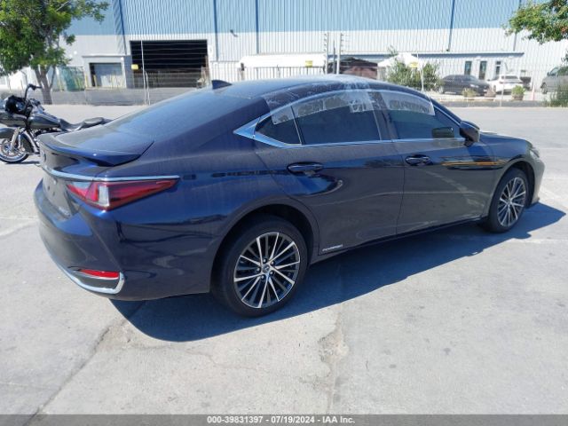 Photo 3 VIN: 58ADA1C1XNU025713 - LEXUS ES 300H 