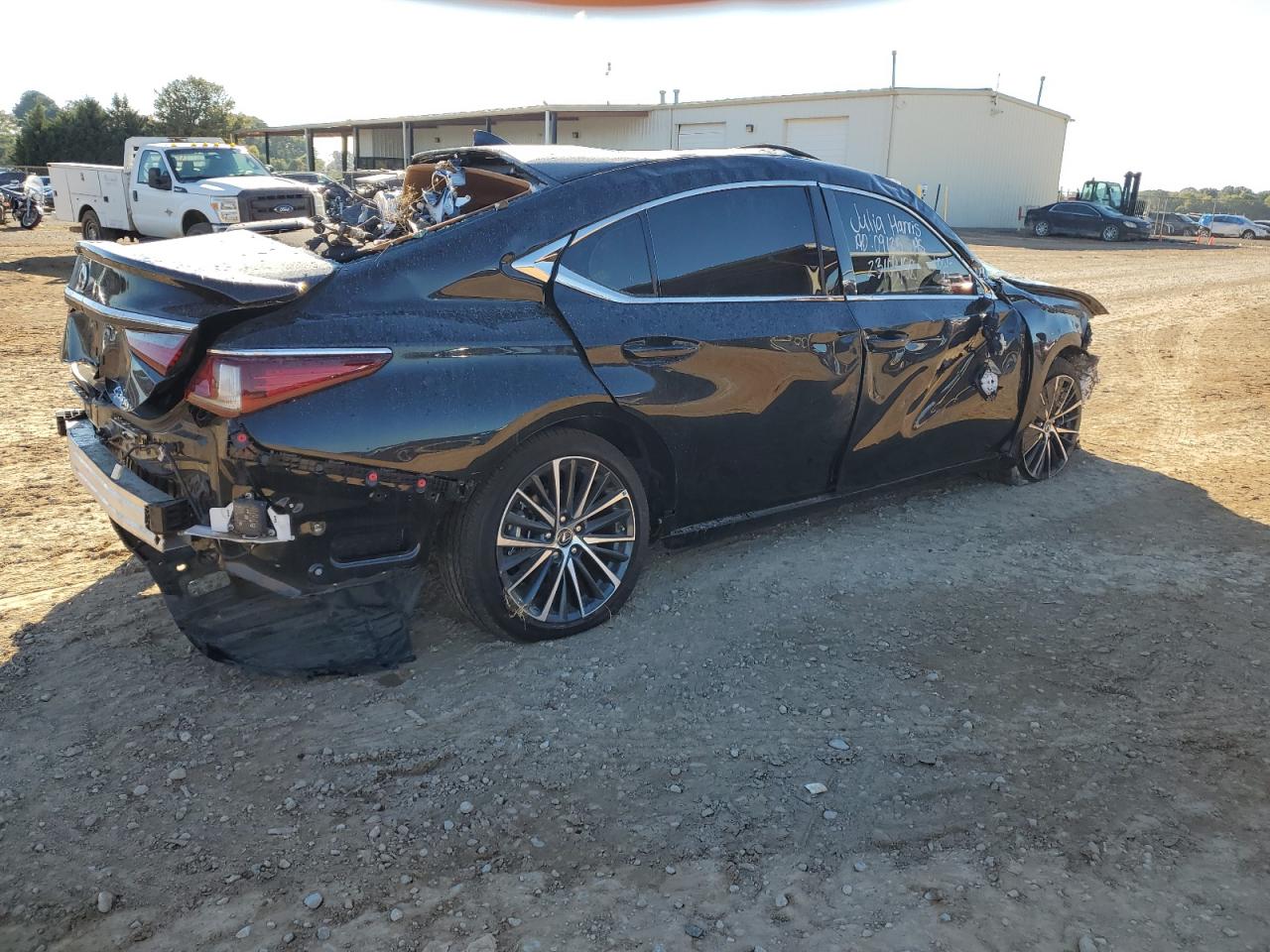 Photo 2 VIN: 58ADA1C1XPU026945 - LEXUS ES 