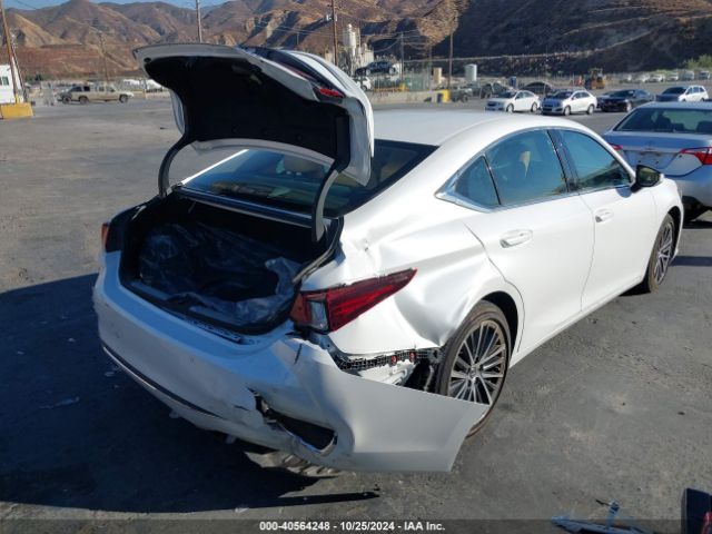 Photo 3 VIN: 58ADA1C1XPU035161 - LEXUS ES 