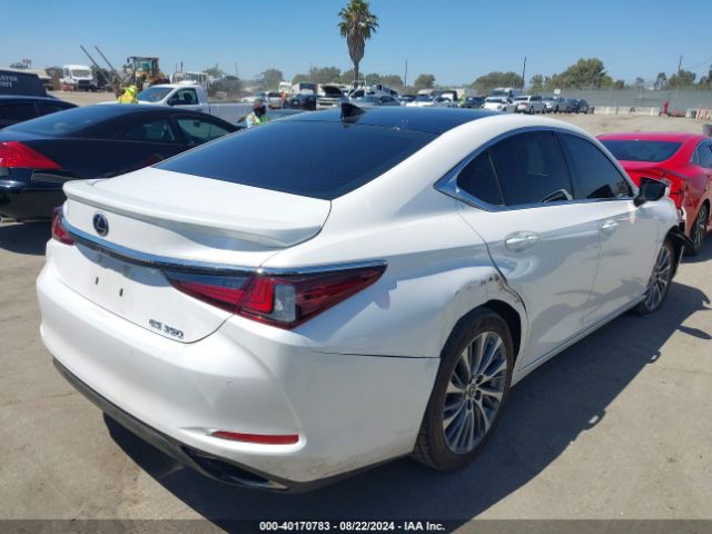 Photo 3 VIN: 58ADZ1B10MU094757 - LEXUS ES 