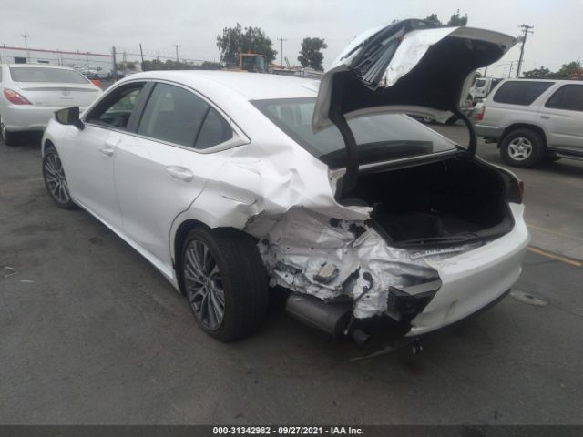 Photo 2 VIN: 58ADZ1B11LU060244 - LEXUS ES 