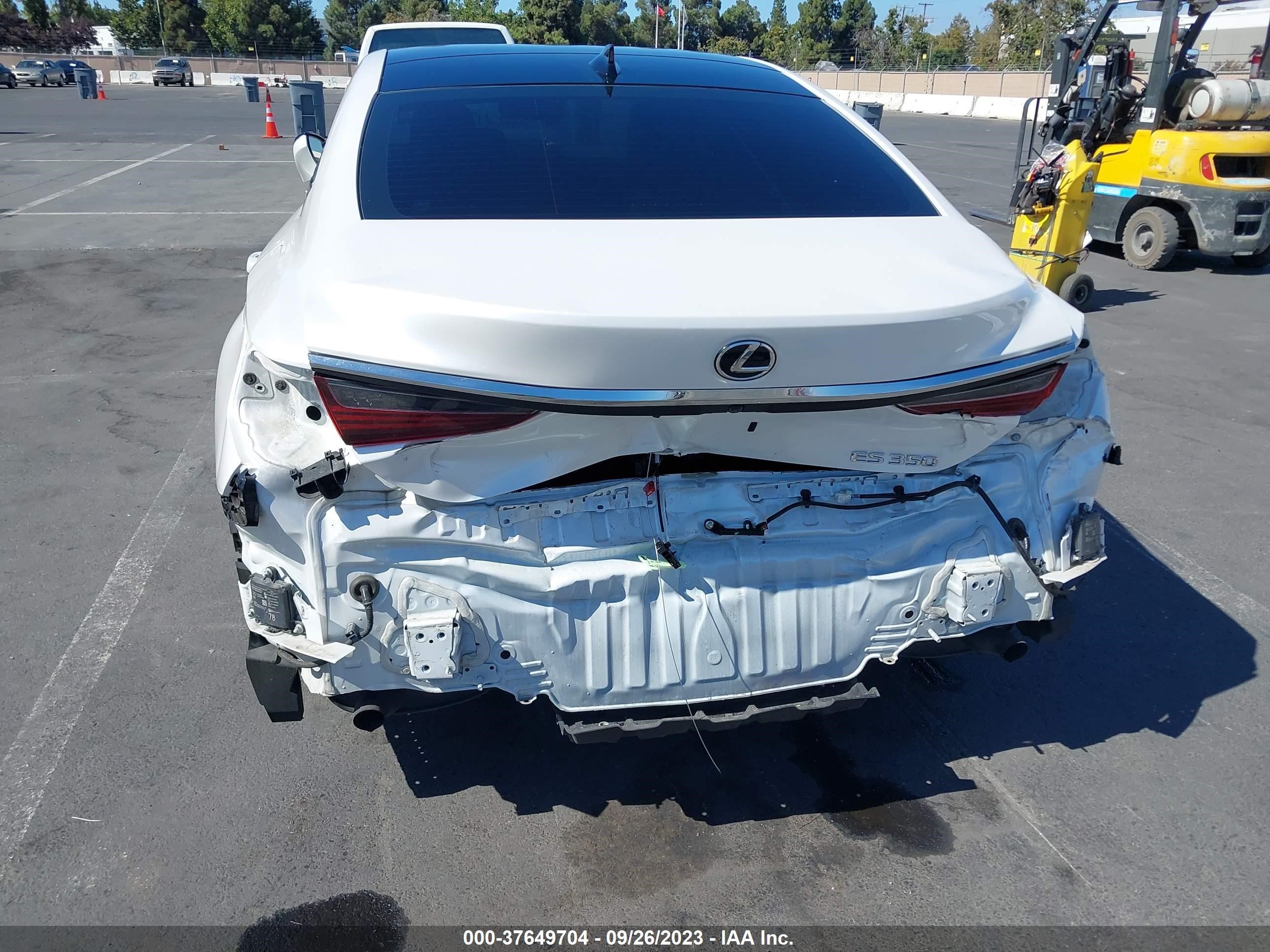 Photo 5 VIN: 58ADZ1B11LU068554 - LEXUS ES 