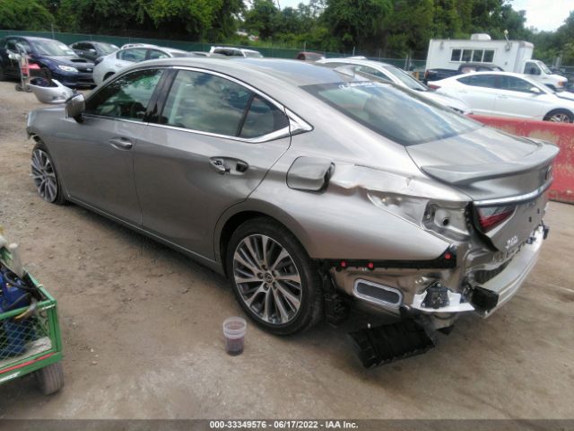 Photo 2 VIN: 58ADZ1B11MU107967 - LEXUS ES 