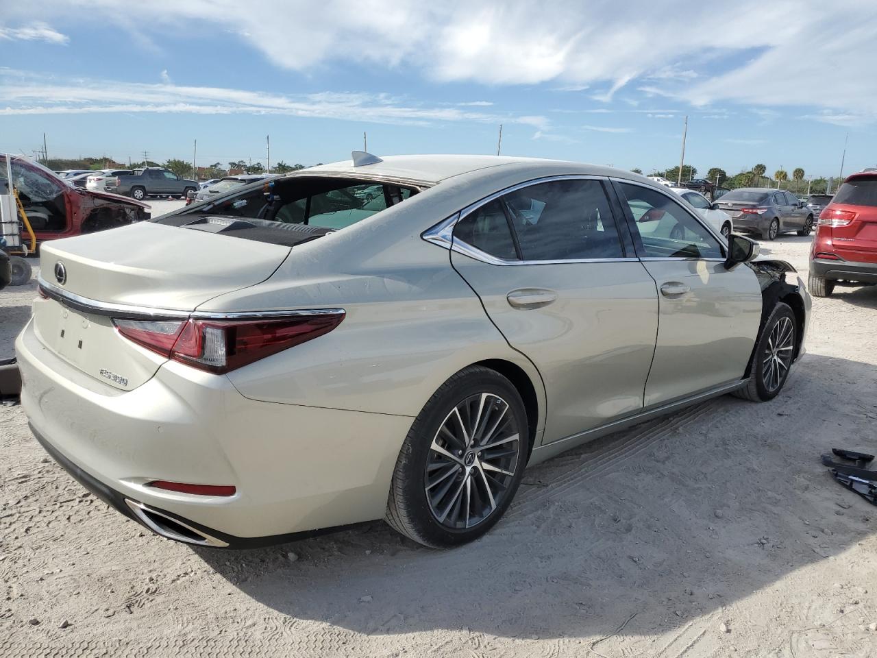 Photo 2 VIN: 58ADZ1B11NU137035 - LEXUS ES 