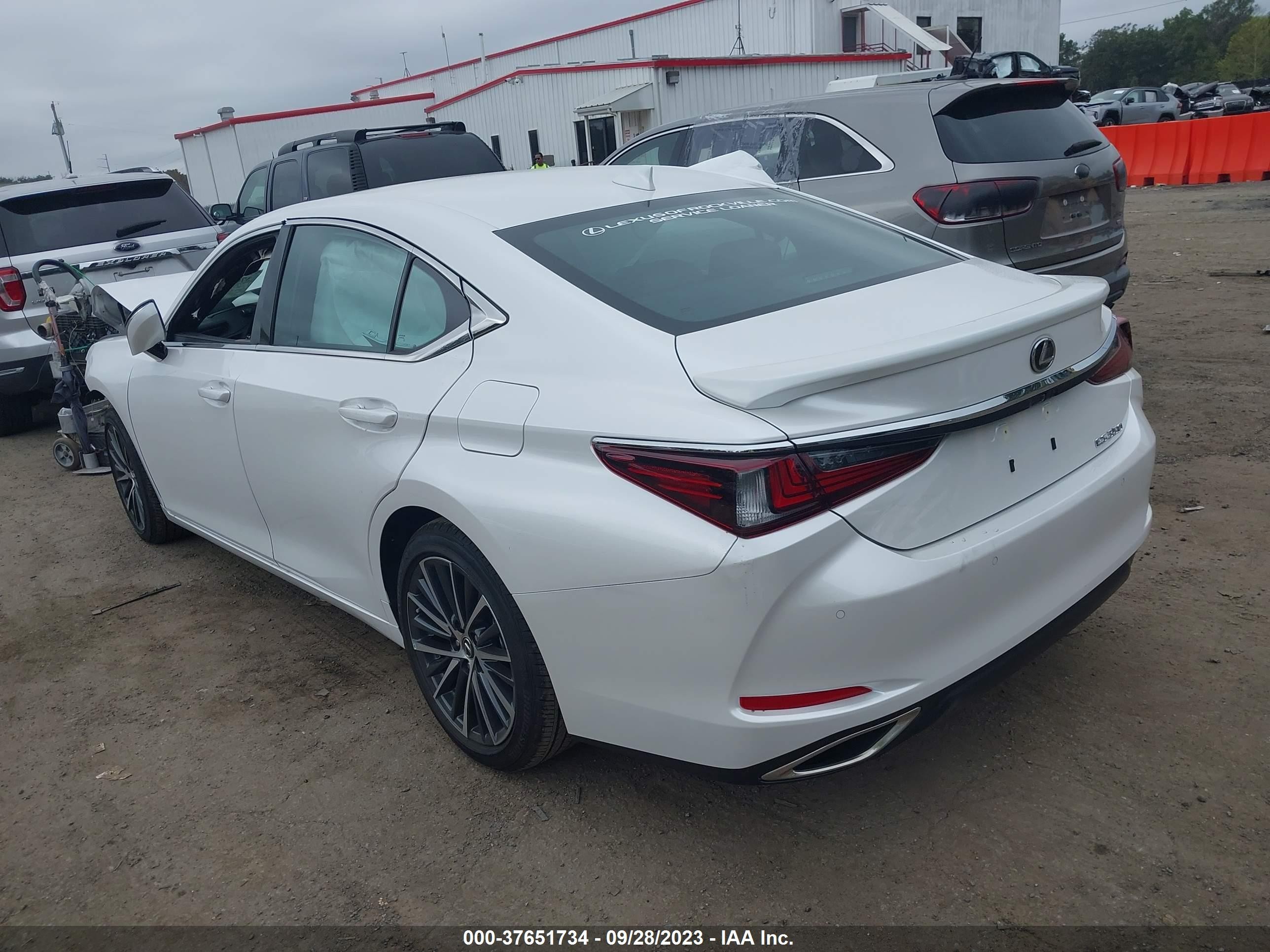 Photo 2 VIN: 58ADZ1B11PU159488 - LEXUS ES 