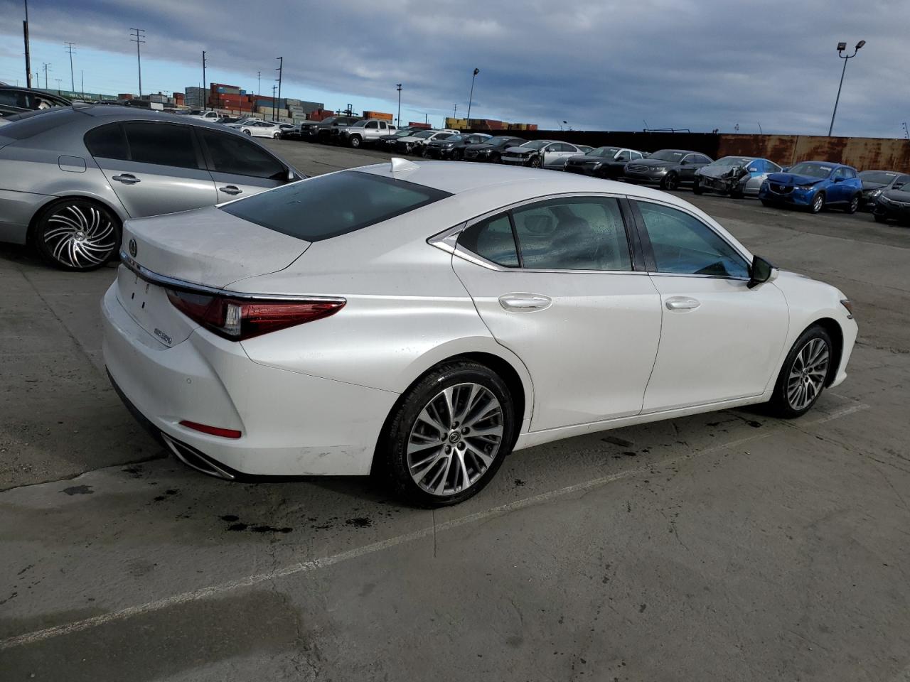 Photo 2 VIN: 58ADZ1B12LU066781 - LEXUS ES 